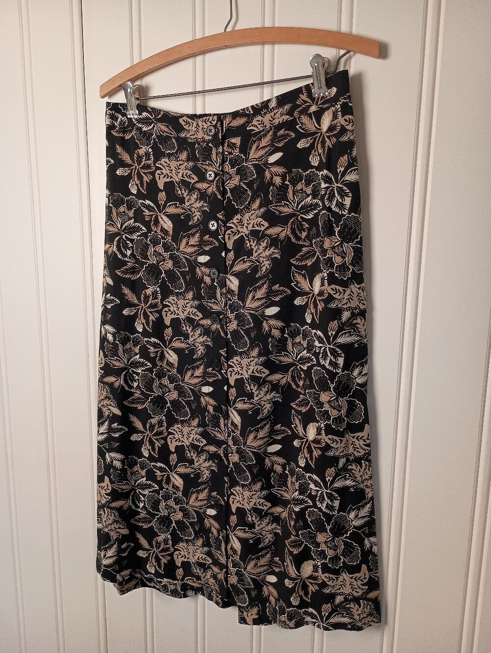90s Vintage- Black Floral Button-Front Midi Skirt- Size M